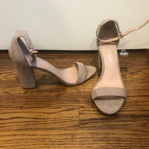 Madden girl nude/tan/cream heeled sandal